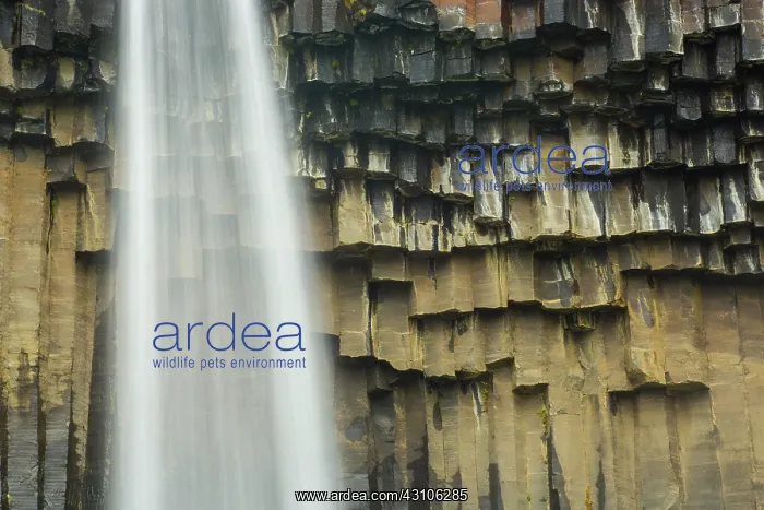 : Waterfall over a basaltformation : Waterfall over a basaltformation
