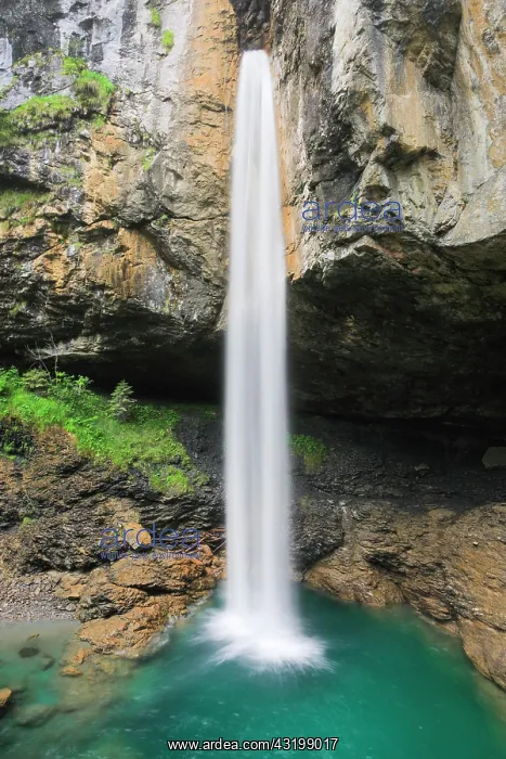 : Waterfall on the Klausen Pass, Glarus, Switzerland
