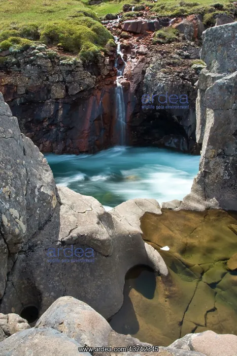 : Waterfall in southeastern Iceland : Waterfall in southeastern Iceland