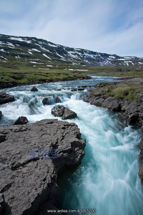 : Waterfall in southeastern Iceland : Waterfall in southeastern Iceland