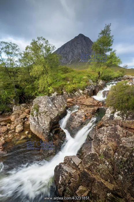 : Waterfalls in front of mountain range Buachaille : Waterfalls in front of mountain range Buachaille
