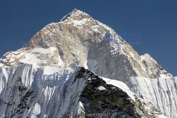  : West Face of Makalu (8463m), the eight-thousander