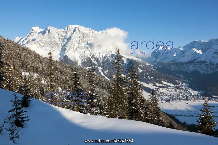 : Wetterstein mountain chain with Mt. Zugspitze : Wetterstein mountain chain with Mt. Zugspitze