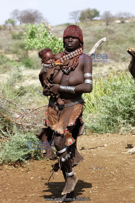 : Woman and child - Hamer tribe : Woman and child - Hamer tribe