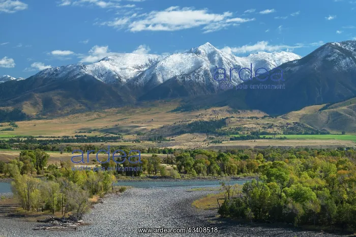 : Yellowstone River, Absaroka Mountains, Montana : Yellowstone River, Absaroka Mountains, Montana