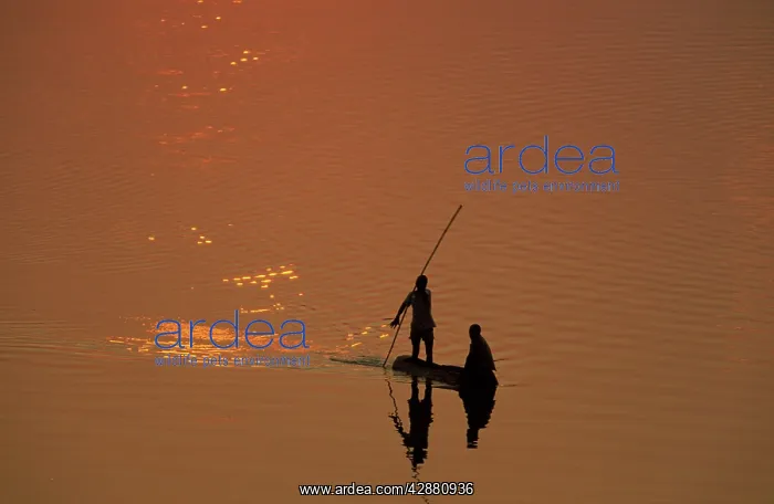 : Zambia - Fishermen at sunset on the Luangwa river : Zambia - Fishermen at sunset on the Luangwa river