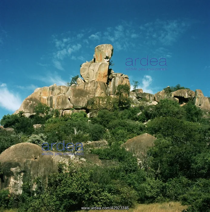 : ZIMBABWE - Kopje, Granite outcrop : ZIMBABWE - Kopje, Granite outcrop