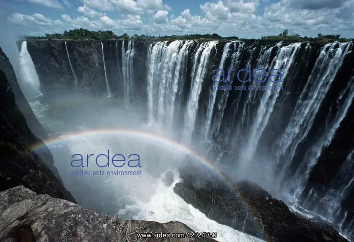 : Zimbabwe - Victoria Falls & Rainbow : Zimbabwe - Victoria Falls & Rainbow
