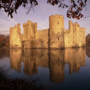 80183386 Bodiam Castle - moat - (built in 1385) 80183386 Bodiam Castle - moat - (built in 1385)