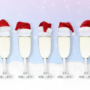 Champagne / Prosecco filled galsses with Christmas hats