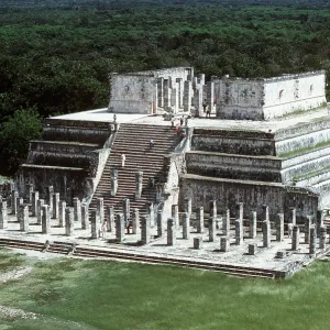 Mexico, Chichen, Itza - Temple of the Warriors Mexico, Chichen, Itza - Temple of the Warriors