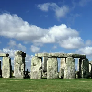 Stonehenge - prehistoric monuments Stonehenge - prehistoric monuments