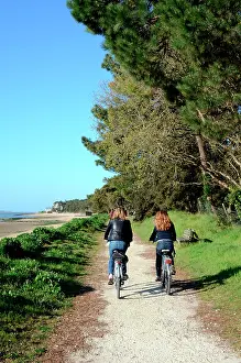Cyclist: With more than 100 km of cycle tracks, Oleron is