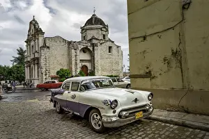 Classic: 1950's era antique car and street scene