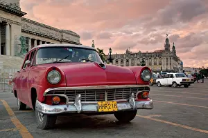 1950s: 1950's era car parked on street in Havana