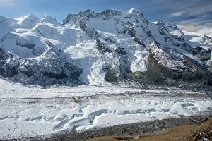 Altitude: 80179351 The Gorner Glacier / Gornergletscher below