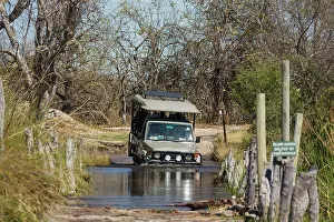 Driving: 80179483 One of the access roads to the Third Bridge