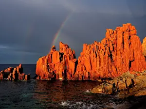Porphyry: 80180290 Red Porphyry Rocks - in sunset glow with