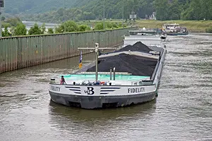 Coal: 80183327 Barge - transporting coal Mosel River