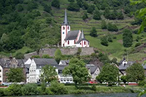 Hillside: 80183364 Catholic Church of St John St. Johannes