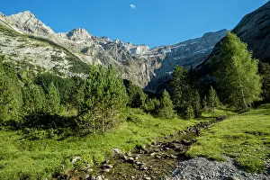 Mountainside: 80184041 The Cirque Of Gavarnie, Hautes Pyrenees