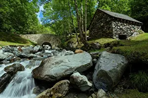 Architectural: 80184051 Watermills Hautes Pyrenees, France Agenzia