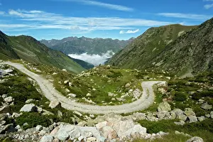 Ways: 80184060 Climbing Route - to lake and shelter -