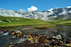 Cirque: 80184076 The Cot River Cirque de Troumouse, Hautes