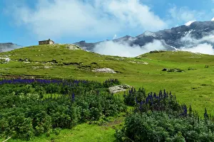 Mountainside: 80184081 The Cirque De Troumouse Hautes Pyrenees
