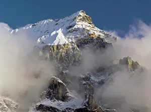 Away: 80184131 Mountain - snow-capped peak covered with