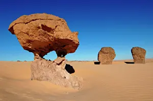 Ventures: 80184194 Rock Formations - Chambre Sahara, Algeria