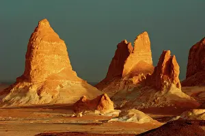 Ventures: 80184206 Rock Formations White Desert, Egypt Agenzia