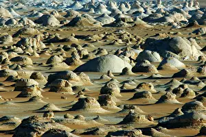 Ventures: 80184217 Ball Mountains Egypt Agenzia Giornalistica