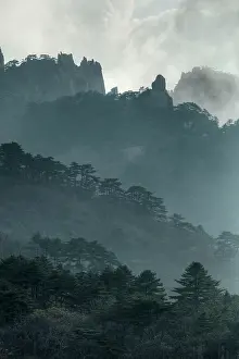 Huangshan: 80185371 Yellow Mountains (Huangshan) - Low Cloud