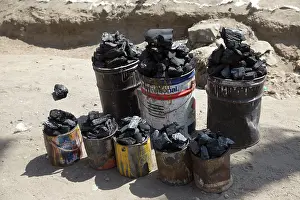 Sale: 80186924 Tins of charcoal for sale on roadside Lake
