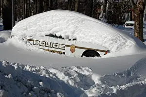 Buried: 80187029 Snow - police car buried in snow - Winter