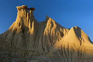 Artfully: 80187208 Hoodoo and Badlands - artfully sculpted