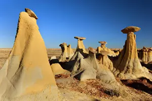 Badlands: 80187215 Hoodoos and Badlands - artfully sculpted