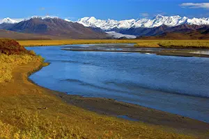 Highway: 80187228 Denali Highway - colourful autumn colours