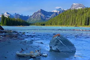 Athabasca: 80187298 Athabasca River - mountain landscape with