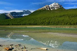 Athabasca: 80187302 Athabasca River - mountains of the Canadian