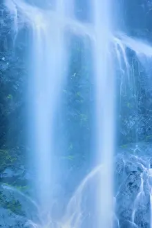 Falling: 80187364 Bridal Veil Falls - falling waters of Bridal
