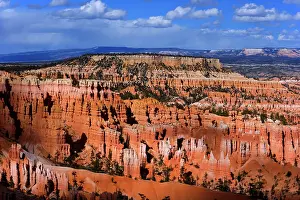 Amphitheatre: 80187371 Bryce Canyon - rain clouds over Amphitheatre