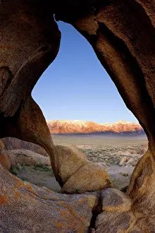 Nevada: 80187456 Cyclope Arch - Sierra Nevada mountain range