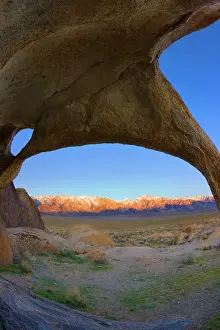Nevada: 80187458 Cyclope Arch - Sierra Nevada mountain range