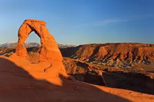 Delicately: 80187471 Delicate Arch - delicately sculpted sandstone