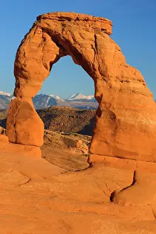 Delicately: 80187473 Delicate Arch - delicately sculpted sandstone