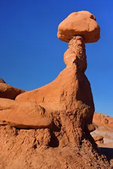 Goblin: 80187584 Goblin Valley - weirdly shaped sandstone