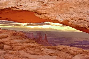 Mesa: 80187786 Mesa Arch - view through Mesa Arch into