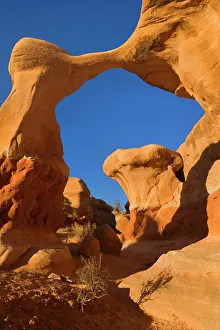Made: 80187797 Metate Arch - elegant rock arch made of